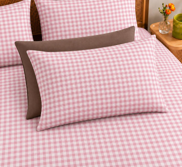 Crisscross Pink Cotton King Bedsheet - 250 TC