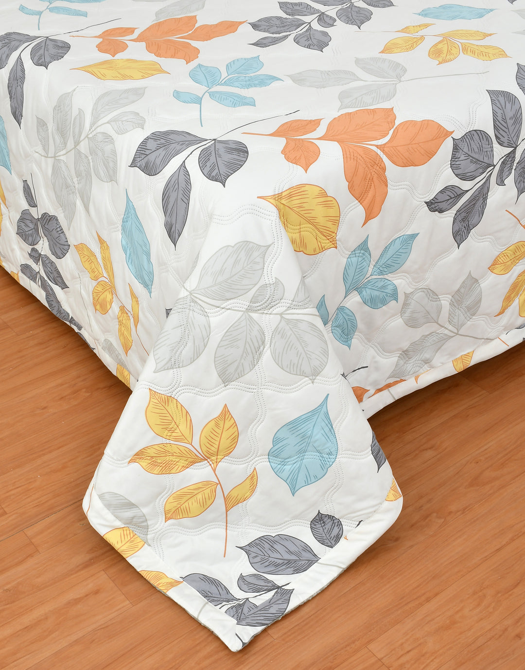 Petal Perfection Comforter 180 GSM AC Room Reversible Single Bed Comforter