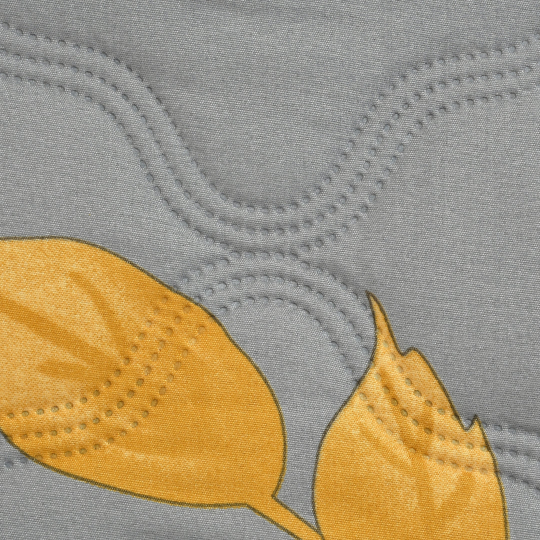 Petal Patchwork Comforter 180 GSM AC Room Reversible Double Bed Comforter